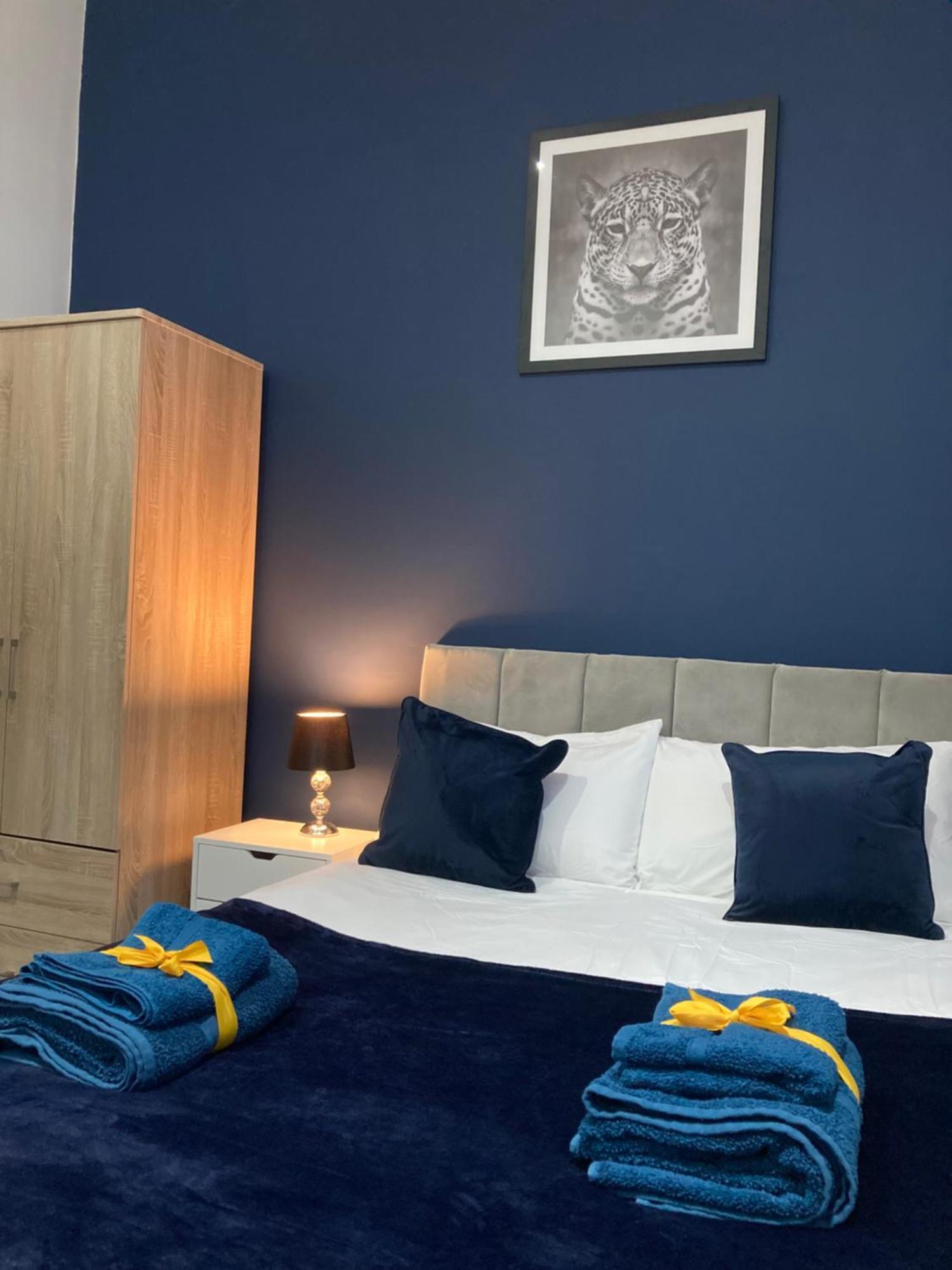 1bed 1bath Pent-apartment