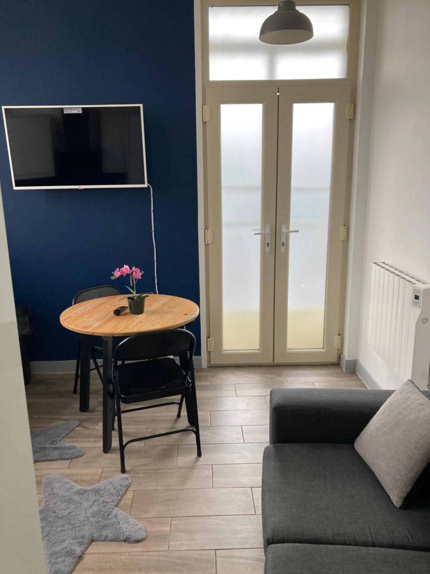 1bed 1bath Pent-apartment Apartment